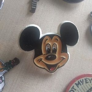 Super vintage Mickey mouse pin !
